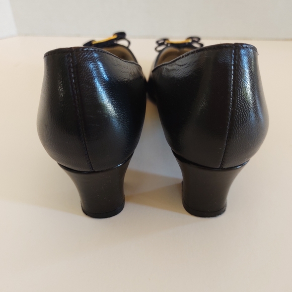 Timeless Navy Blue Leather Pumps | 7.5 N THOMAS WALLACE for Charles Patou - Picture 6 of 10